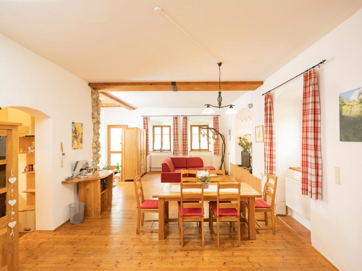 Ferienwohnung Zum Kapuziner Poysdorf Exterior foto