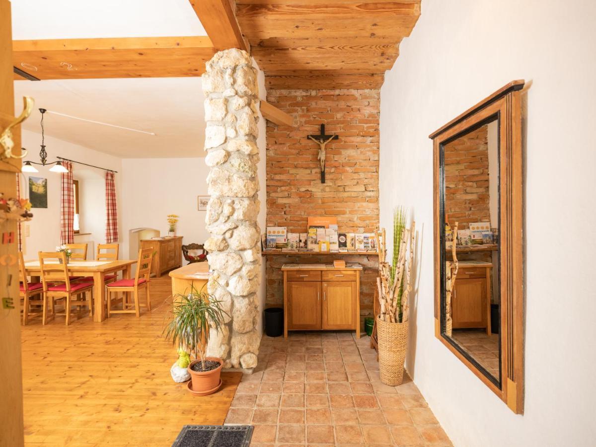 Ferienwohnung Zum Kapuziner Poysdorf Exterior foto