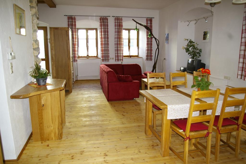 Ferienwohnung Zum Kapuziner Poysdorf Habitación foto