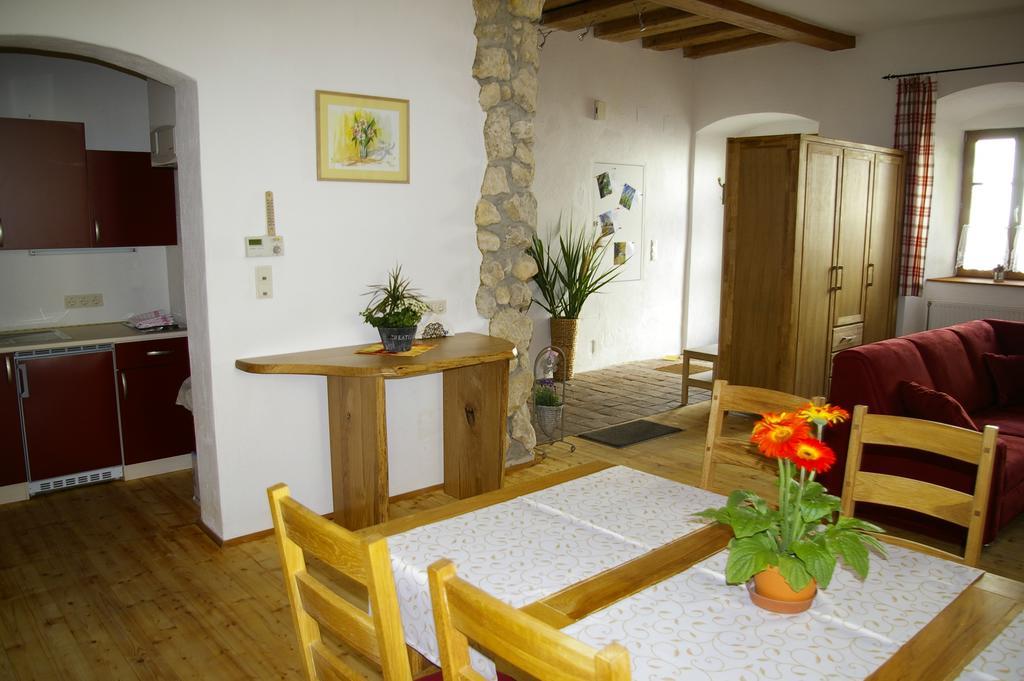Ferienwohnung Zum Kapuziner Poysdorf Exterior foto